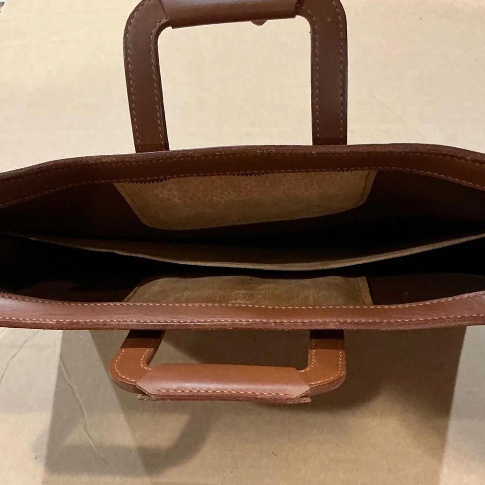 Elegant Brown Leather Men's Bag